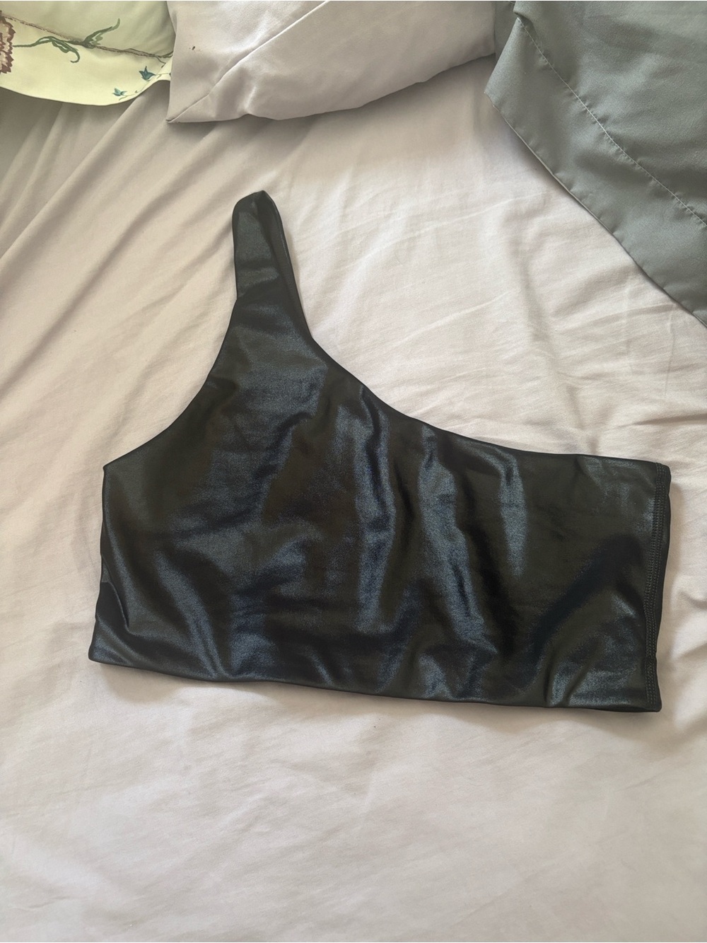 Asymmetric One-Shoulder Black Crop Top